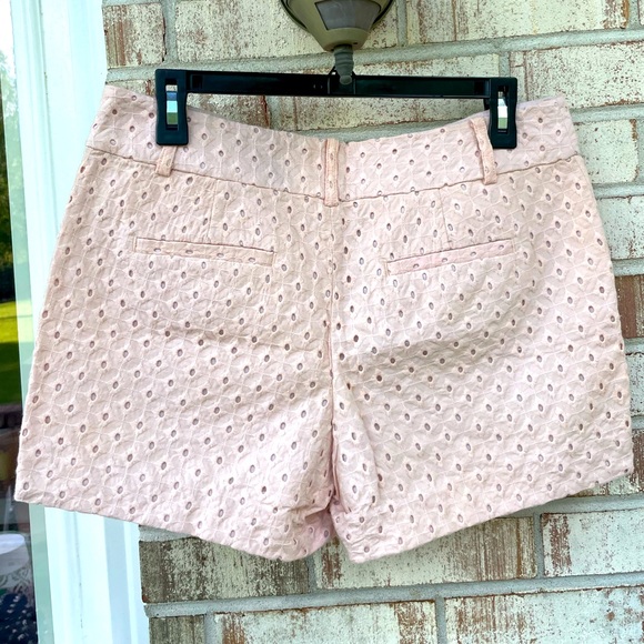 LOFT Eyelet Blush Shorts Size 4 - Picture 2 of 3